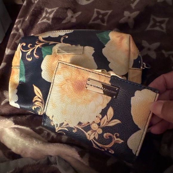 New York & Company Navy Floral Cosmetic Bag with Gold Details - Picture 5 of 11